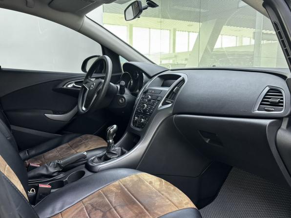 Opel Astra J Рестайлинг с пробегом 2012 года, цена 599 000 рублей, 204257 км, хэтчбек, Автокод Объявления