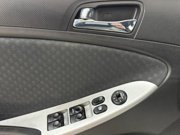 Hyundai Solaris I с пробегом 2012 года, цена 790 000 рублей, 116267 км, хэтчбек, Автокод Объявления