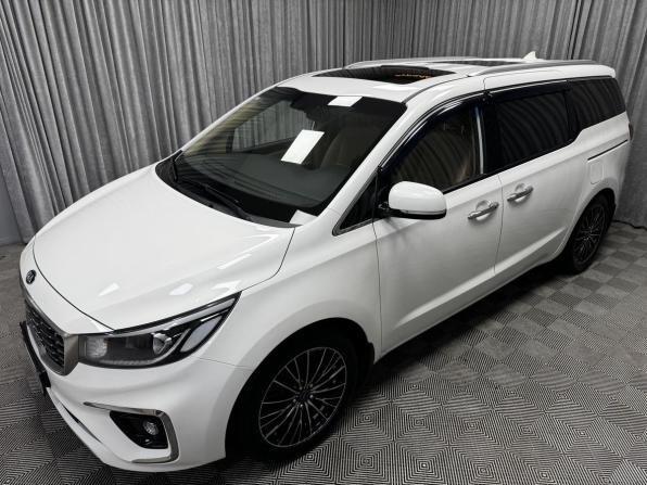 Kia Carnival III с пробегом 2018 года, цена 2 610 000 рублей, 132621 км, минивэн, Автокод Объявления
