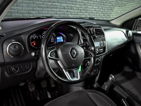 Renault Sandero II Рестайлинг с пробегом 2018 года, цена 990 000 рублей, 108830 км, хэтчбек, Автокод Объявления