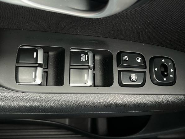 Kia Soul II Рестайлинг с пробегом 2017 года, цена 1 310 000 рублей, 140260 км, хэтчбек, Автокод Объявления
