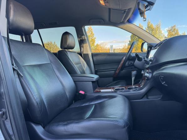 Toyota Highlander II (XU40) Рестайлинг с пробегом 2012 года, цена 1 999 000 рублей, 227230 км, внедорожник, Автокод Объявления