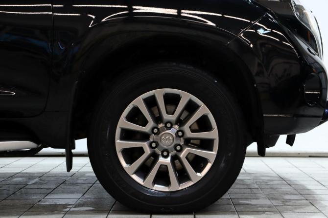 Toyota Land Cruiser Prado 150 Series Рестайлинг 1 с пробегом 2017 года, цена 3 990 000 рублей, 155150 км, внедорожник, Автокод Объявления