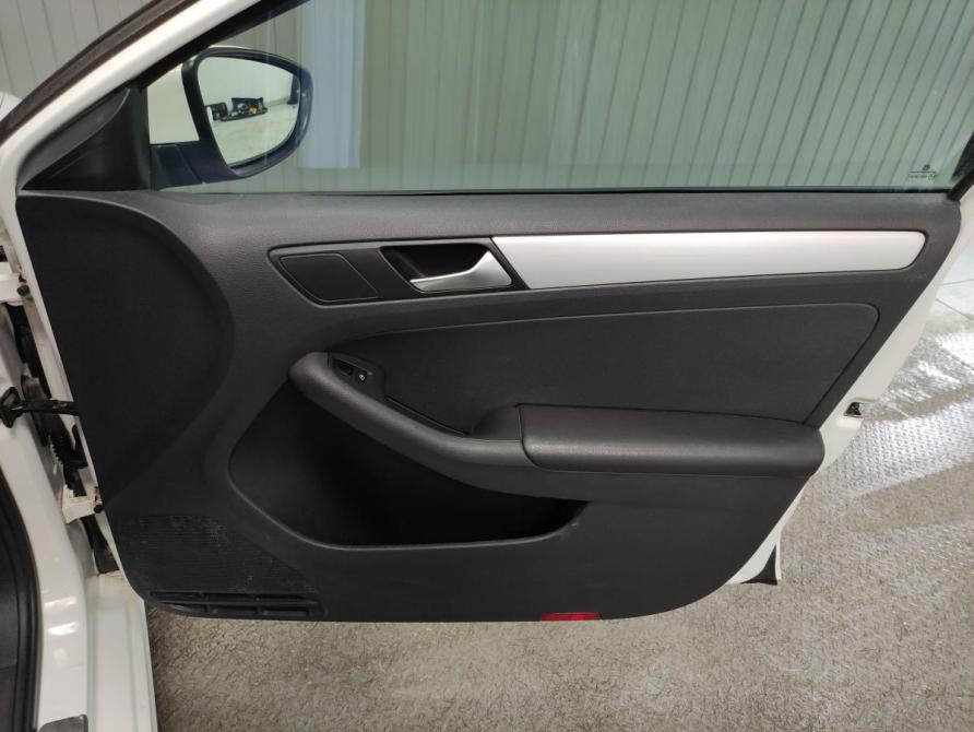 Volkswagen Jetta VI Рестайлинг Пермь  - изображение 16