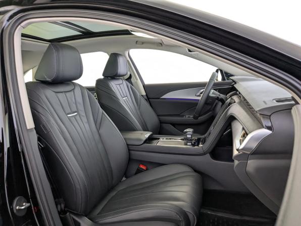 Hongqi H5 II с пробегом 2024 года, цена 3 450 000 рублей, 18070 км, седан, Автокод Объявления