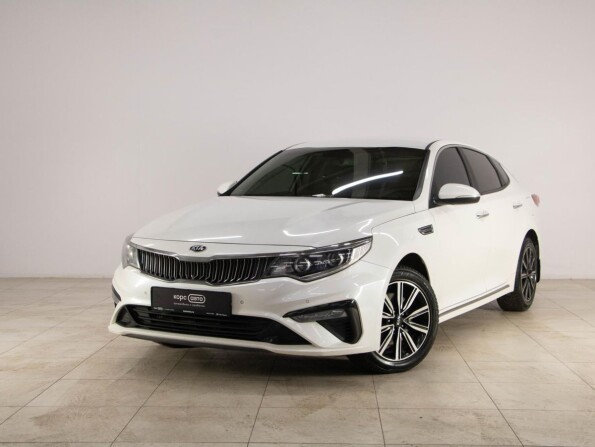 Машина Kia Optima 2019