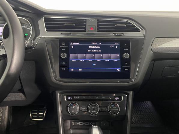 Volkswagen Tiguan II с пробегом 2018 года, цена 2 780 000 рублей, 52780 км, внедорожник, Автокод Объявления