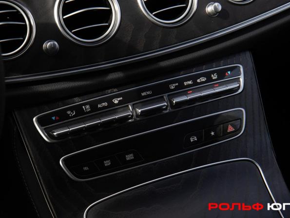 Mercedes-Benz E-Класс V (W213 S213 C238) Рестайлинг с пробегом 2021 года, цена 4 568 000 рублей, 27218 км, седан, Автокод Объявления
