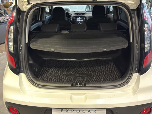 Kia Soul II Рестайлинг с пробегом 2018 года, цена 1 365 000 рублей, 155026 км, хэтчбек, Автокод Объявления