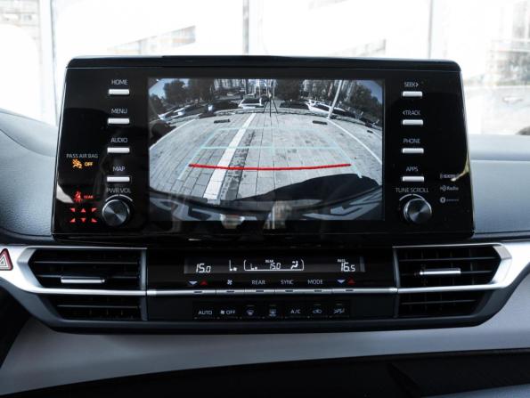 Toyota Sienna IV с пробегом 2021 года, цена 4 030 000 рублей, 81354 км, минивэн, Автокод Объявления