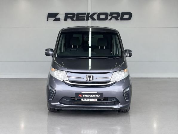 Honda Stepwgn V с пробегом 2016 года, цена 1 949 000 рублей, 228576 км, минивэн, Автокод Объявления