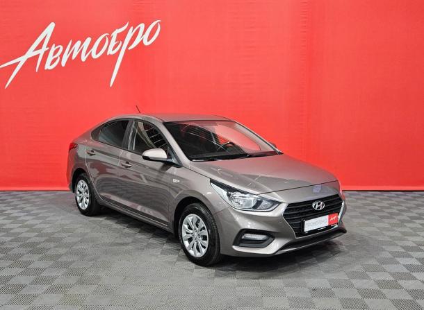 Hyundai Solaris II с пробегом 2019 года, цена 1 399 000 рублей, 121036 км, седан, Автокод Объявления