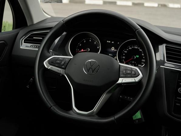 Volkswagen Tiguan II Рестайлинг с пробегом 2021 года, цена 2 985 000 рублей, 43987 км, внедорожник, Автокод Объявления