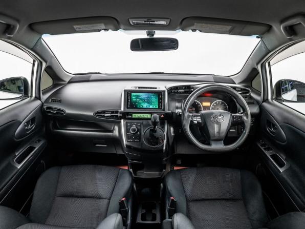 Toyota Wish II Рестайлинг с пробегом 2013 года, цена 1 300 000 рублей, 144603 км, минивэн, Автокод Объявления