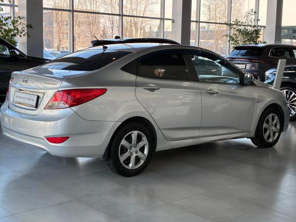 Hyundai Solaris I с пробегом 2012 года, цена 620 000 рублей, 213000 км, седан, Автокод Объявления