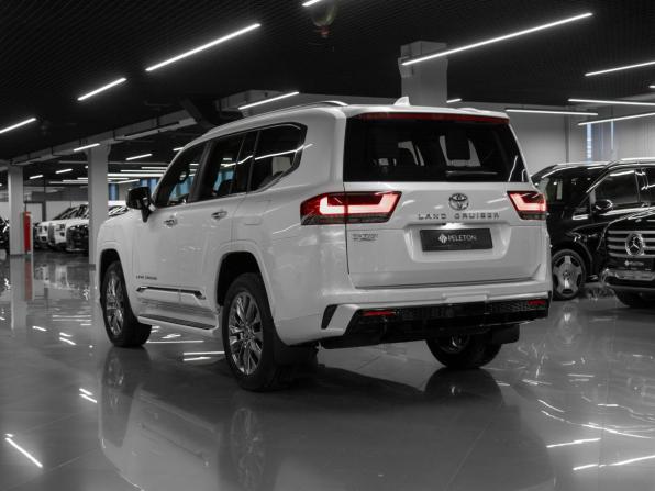 Toyota Land Cruiser 300 Series с пробегом 2024 года, цена 14 250 000 рублей, 34 км, внедорожник, Автокод Объявления