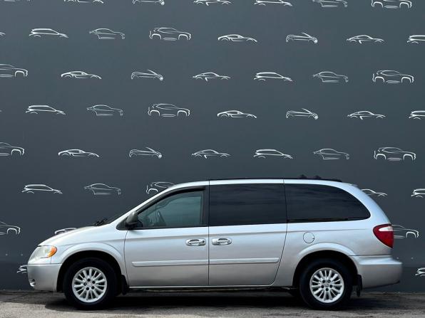 Chrysler Town &amp; Country IV с пробегом 2005 года, цена 597 700 рублей, 301560 км, минивэн, Автокод Объявления