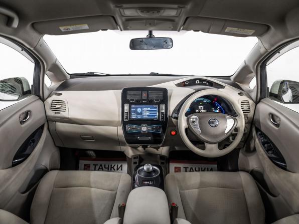Nissan Leaf I (ZE0/AZE0) с пробегом 2011 года, цена 595 000 рублей, 132994 км, хэтчбек, Автокод Объявления