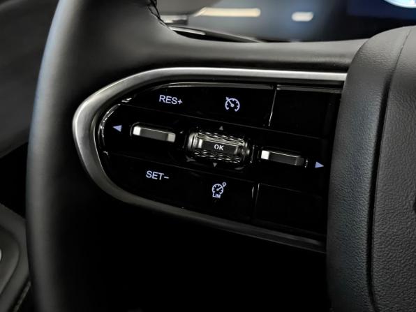 Omoda C5 I Рестайлинг с пробегом 2024 года, цена 2 220 000 рублей, 3609 км, внедорожник, Автокод Объявления