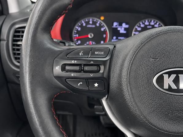 Kia Rio IV Рестайлинг с пробегом 2021 года, цена 1 549 000 рублей, 137000 км, хэтчбек, Автокод Объявления