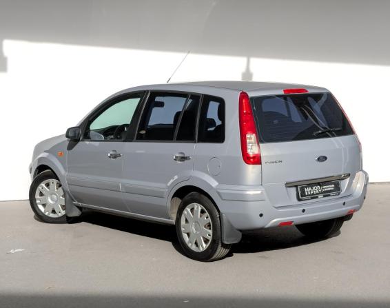 Ford Fusion I Рестайлинг с пробегом 2012 года, цена 800 000 рублей, 111925 км, хэтчбек, Автокод Объявления