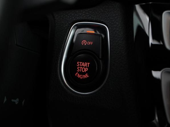 BMW 3 серии VI (F3x) Рестайлинг с пробегом 2018 года, цена 2 779 777 рублей, 179630 км, седан, Автокод Объявления