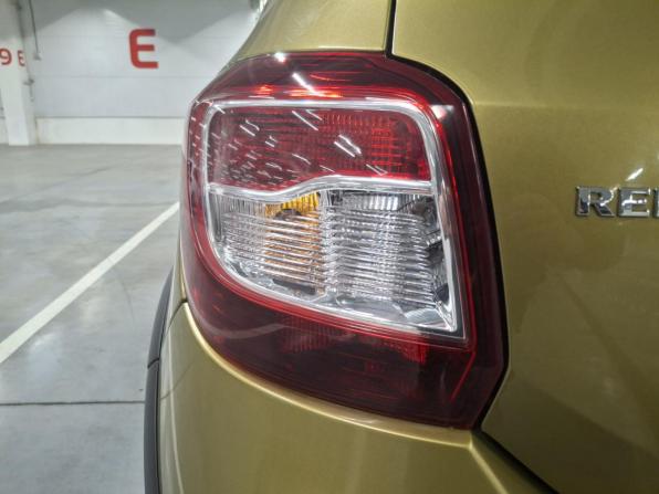 Renault Sandero II с пробегом 2016 года, цена 950 000 рублей, 111103 км, хэтчбек, Автокод Объявления