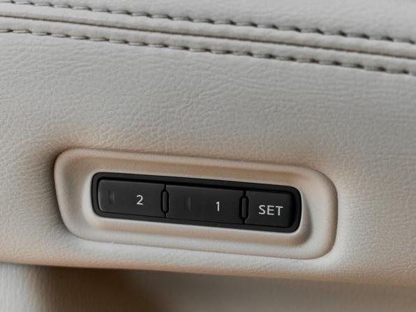 Nissan Pathfinder IV с пробегом 2014 года, цена 1 790 000 рублей, 191205 км, внедорожник, Автокод Объявления