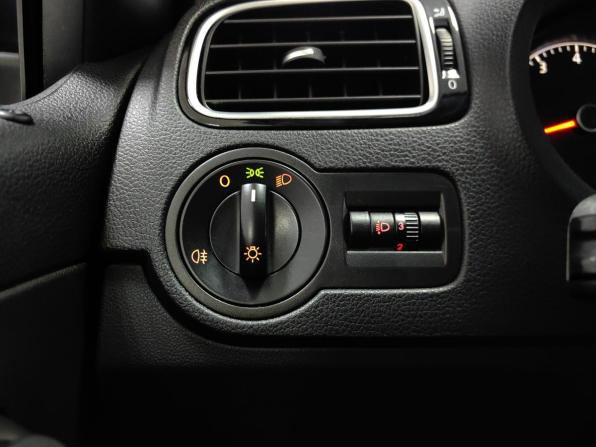 Volkswagen Polo V Рестайлинг с пробегом 2018 года, цена 759 000 рублей, 212000 км, седан, Автокод Объявления