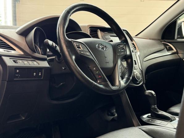 Hyundai Santa Fe III Рестайлинг с пробегом 2018 года, цена 2 215 000 рублей, 204000 км, внедорожник, Автокод Объявления
