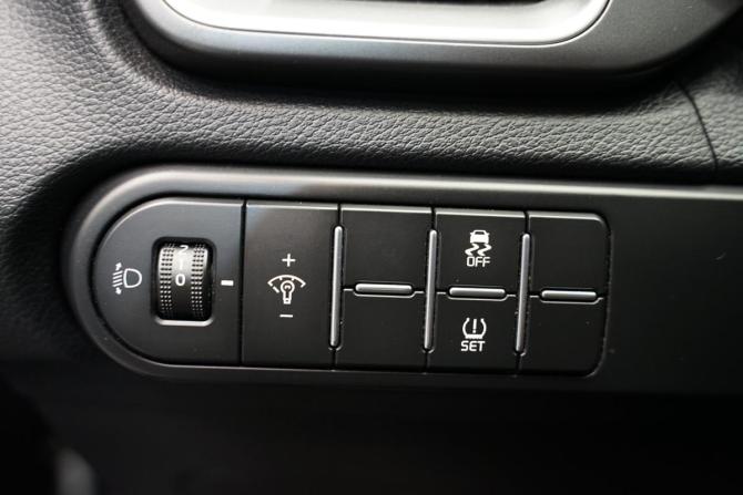 Kia Ceed III с пробегом 2020 года, цена 2 185 000 рублей, 61773 км, универсал, Автокод Объявления