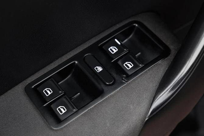 Volkswagen Polo V с пробегом 2011 года, цена 599 000 рублей, 192807 км, седан, Автокод Объявления