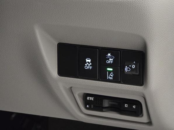 Honda Stepwgn V с пробегом 2016 года, цена 1 449 000 рублей, 184000 км, минивэн, Автокод Объявления