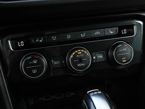 Volkswagen Tiguan II с пробегом 2018 года, цена 2 249 000 рублей, 156824 км, внедорожник, Автокод Объявления