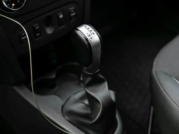Renault Sandero II Рестайлинг с пробегом 2020 года, цена 1 299 000 рублей, 61042 км, хэтчбек, Автокод Объявления