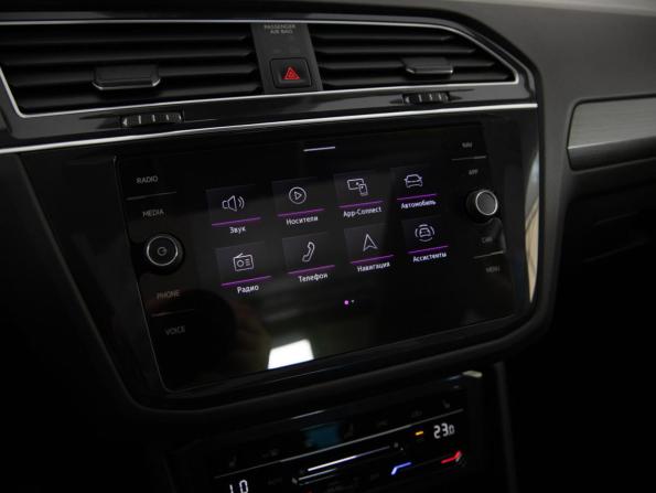 Volkswagen Tiguan II Рестайлинг с пробегом 2021 года, цена 2 699 000 рублей, 198500 км, внедорожник, Автокод Объявления
