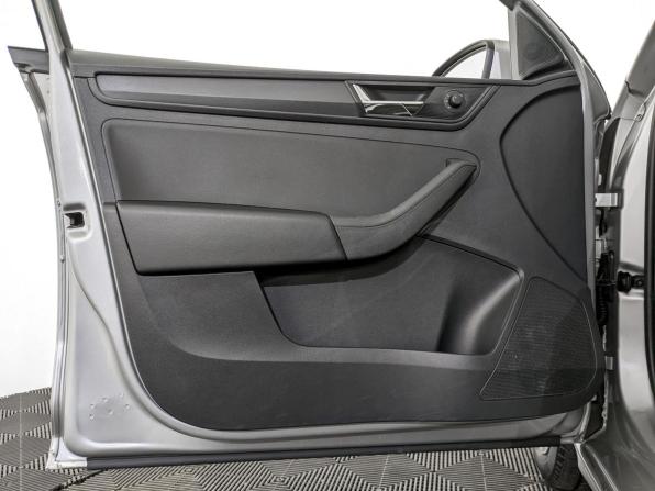 Skoda Rapid II с пробегом 2021 года, цена 1 465 000 рублей, 85052 км, лифтбек, Автокод Объявления