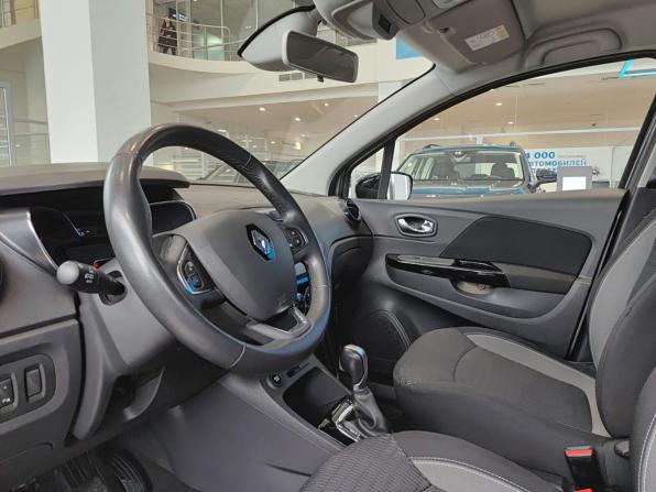 Renault Kaptur I с пробегом 2017 года, цена 1 369 000 рублей, 63796 км, внедорожник, Автокод Объявления
