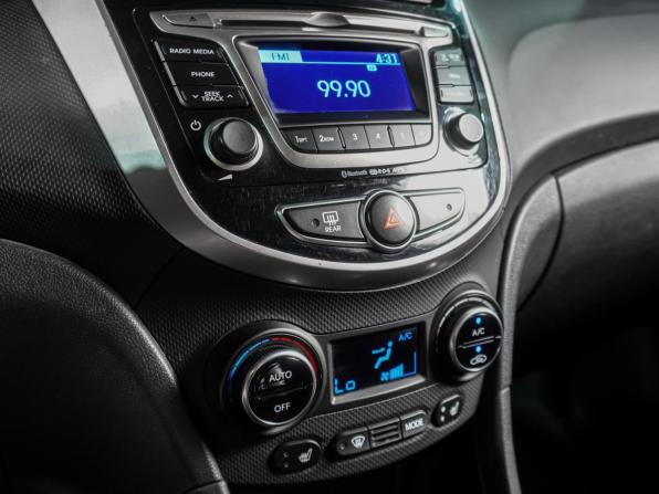 Hyundai Solaris I Рестайлинг с пробегом 2015 года, цена 999 000 рублей, 165375 км, седан, Автокод Объявления