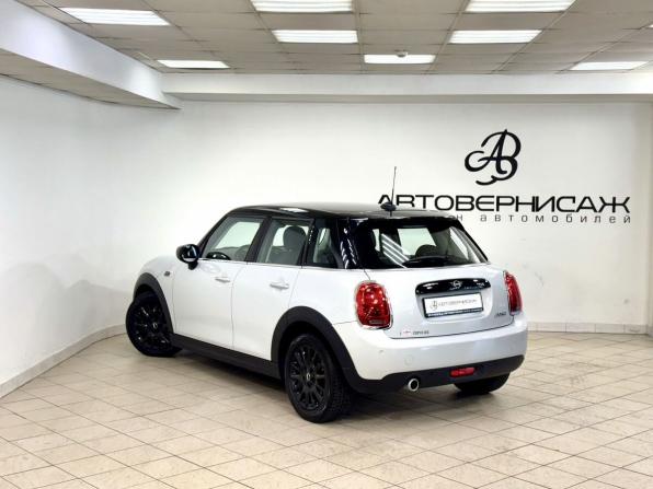 Mini Hatch III (F55/F56) Рестайлинг с пробегом 2020 года, цена 2 280 000 рублей, 26000 км, хэтчбек, Автокод Объявления