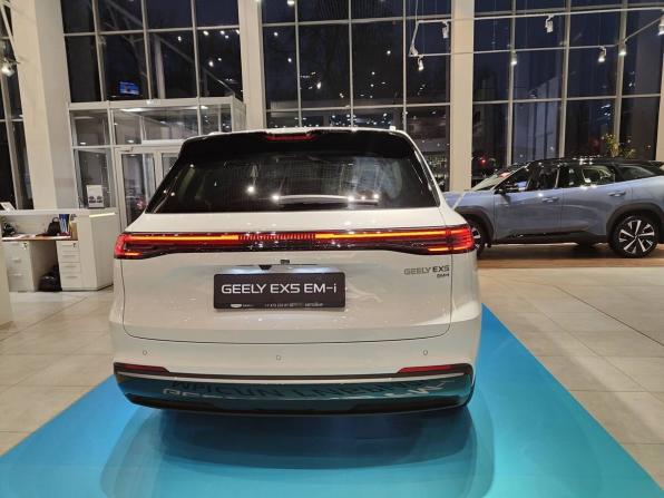 Новый Geely EX5 EM-i 2026 года, цена 3 939 215 рублей, внедорожник, Автокод Объявления