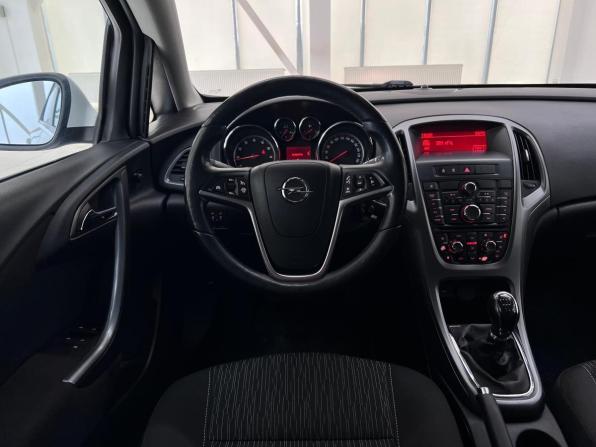 Opel Astra J Рестайлинг с пробегом 2013 года, цена 785 000 рублей, 113325 км, хэтчбек, Автокод Объявления