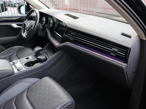 Volkswagen Touareg III с пробегом 2019 года, цена 3 497 000 рублей, 243220 км, внедорожник, Автокод Объявления