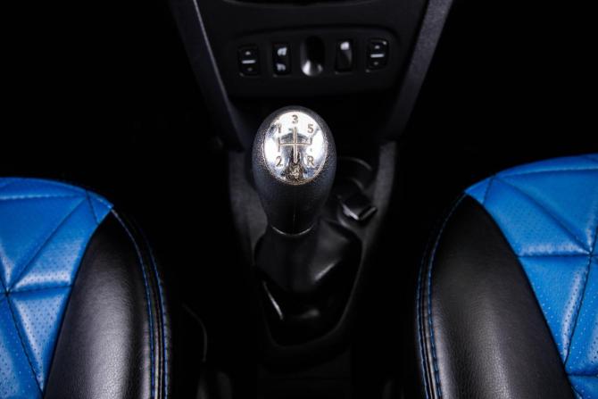 Renault Logan II с пробегом 2018 года, цена 849 000 рублей, 140081 км, седан, Автокод Объявления