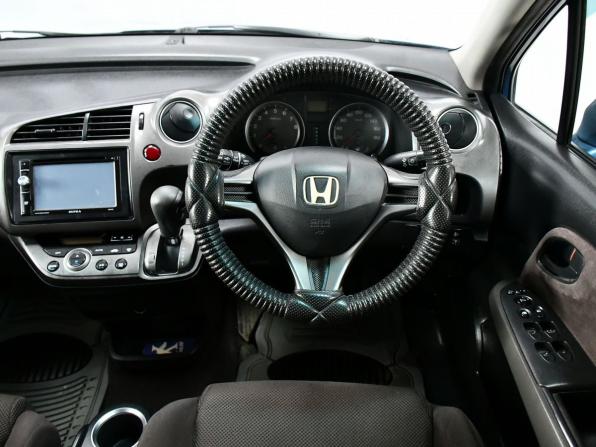 Honda Stream II с пробегом 2007 года, цена 925 000 рублей, 220577 км, компактвэн, Автокод Объявления