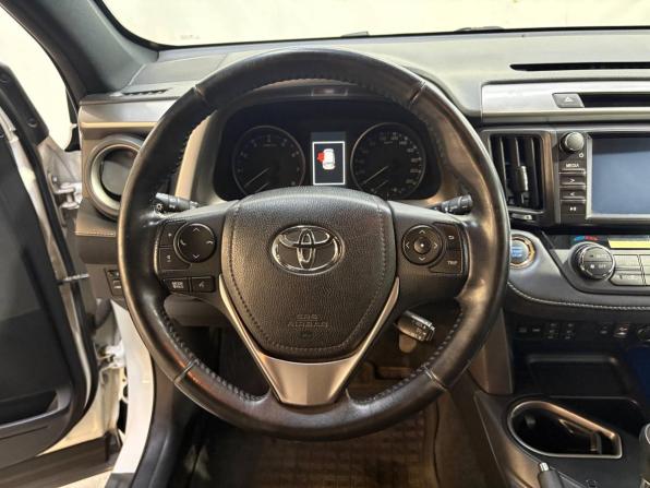 Toyota RAV4 IV (XA40) Рестайлинг с пробегом 2017 года, цена 2 420 000 рублей, 117500 км, внедорожник, Автокод Объявления