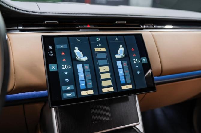 Новый Land Rover Range Rover V 2025 года, цена 23 490 000 рублей, внедорожник, Автокод Объявления