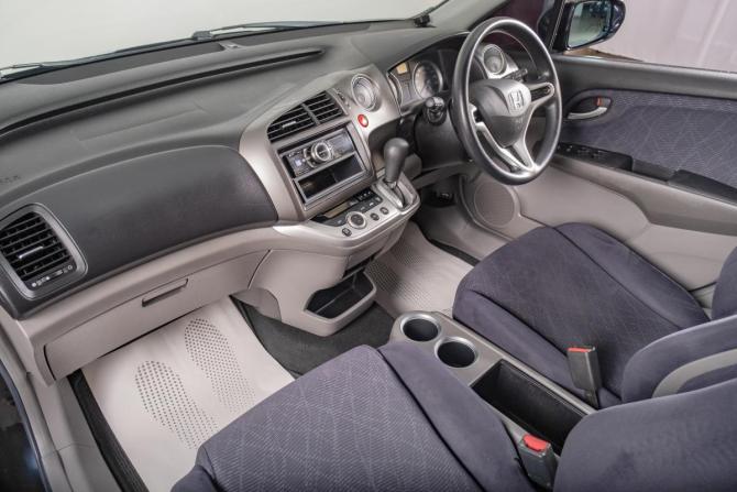 Honda Stream II Рестайлинг с пробегом 2011 года, цена 1 099 000 рублей, 251000 км, компактвэн, Автокод Объявления