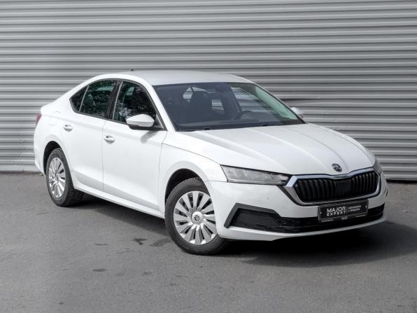 Skoda Octavia IV (A8) с пробегом 2021 года, цена 2 355 000 рублей, 43099 км, лифтбек, Автокод Объявления