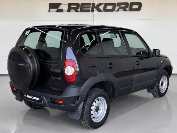 Chevrolet Niva I Рестайлинг с пробегом 2018 года, цена 760 000 рублей, 63281 км, внедорожник, Автокод Объявления